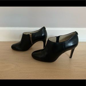MICHAEL Michael Kors high heel zip bootie